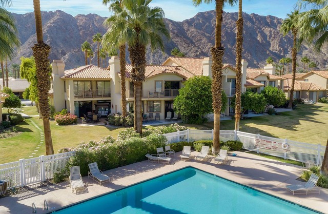 Beautiful 2BR Townhome in PGA West