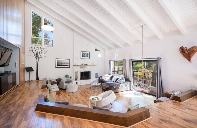 Beautiful 3 Bed, 2 Bath Monthly Rental on Happy Hill! Pet-Friendly Too!