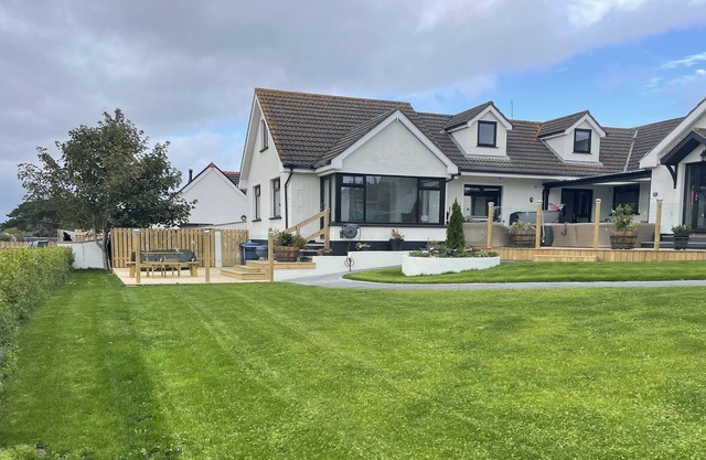 Beautiful 3-Bed House in Sunny Killough Down