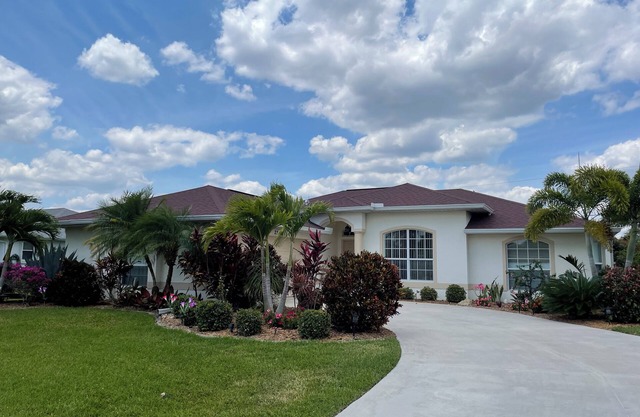 Beautiful 3 bedroom home w heated pool, in Southwest Florida