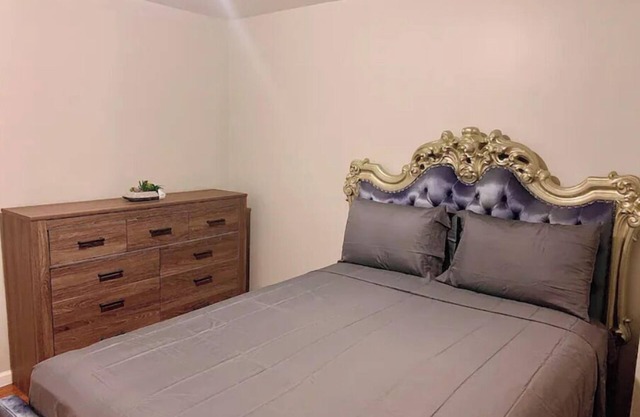 Beautiful 3-bedroom home close to UBS arena