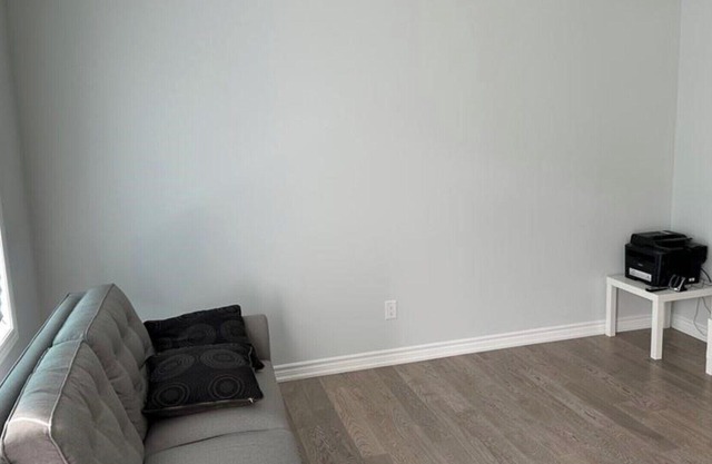 Beautiful 3 bedroom 2.5 bath Townhouse