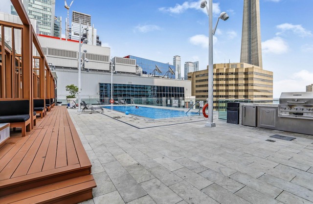 Beautiful 3 Bedroom 2 Bath Condo Suite - Fully Equipped, Fully Furnished