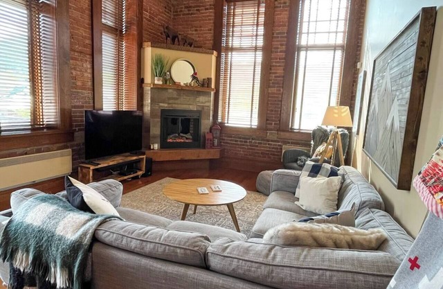 Beautiful 3 Bedroom l Sleeps 5