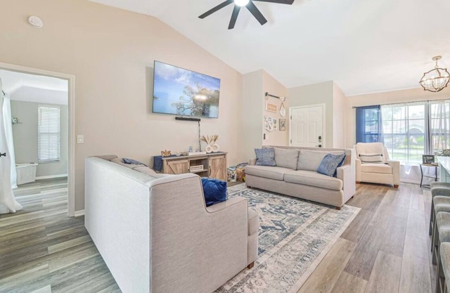 Beautiful 3 Bedroom House with Inground Pool! Close to everything!