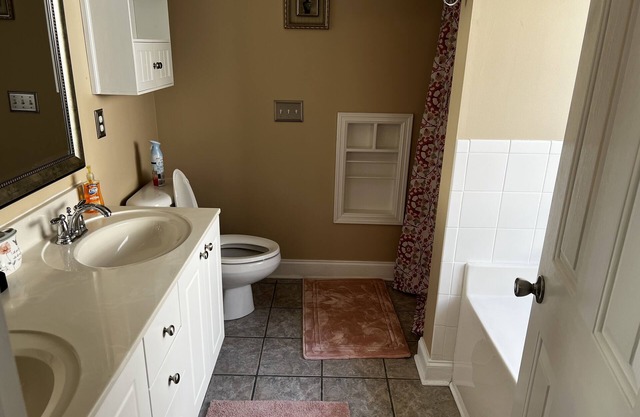 Beautiful 3 bedroom home near Carolina Beach