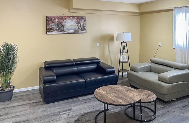 Beautiful 3 befroom Apartment ,6 minutes to Costco and many restaurants