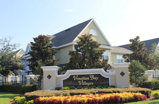 Beautiful 3 BR Townhome in Gated Community Close to All Attractions !
