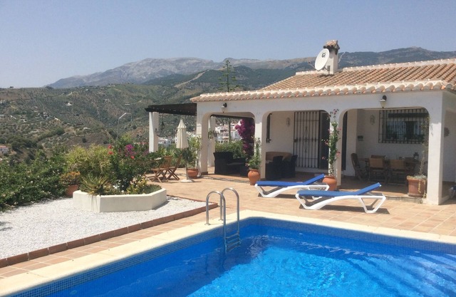 Beautiful 3 bedrooomed Villa with Private pool, stunning views, close to Competa