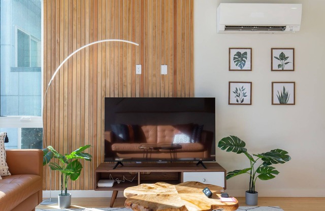 Beautiful 3B3B Close to DT w/Rooftop & Parking