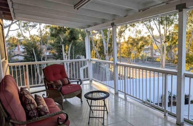 Beautiful 4 bed, 2.5 bath House with yard & grillnn