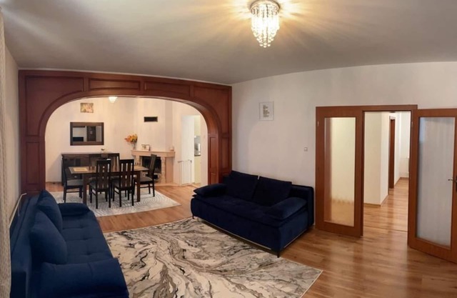 Beautiful 4 bedroom house with a relaxing garden