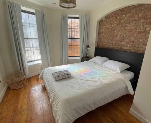 Beautiful 4-bedroom rental unit in Bushwick