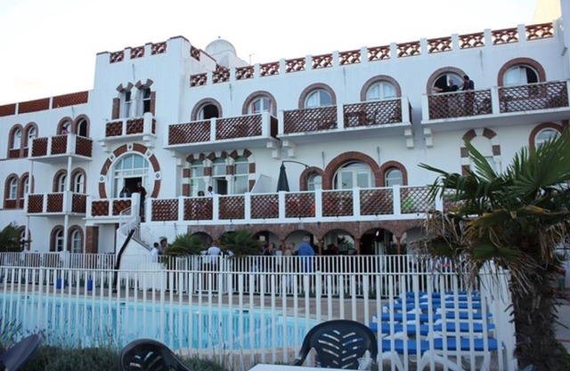 BEAUTIFUL 4/6 person beachfront APARTMENT with balcony * 3 keys