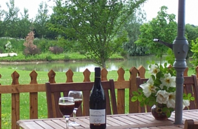 Beautiful 4 Star Rural Suffolk Cottage Overlooking Lake