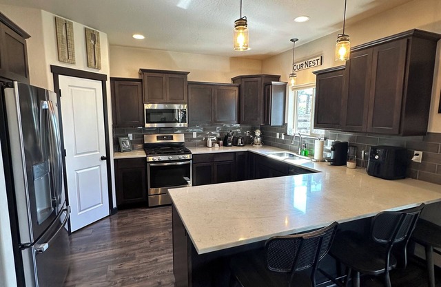 Beautiful 4bd 2.5 bath home close to everything!