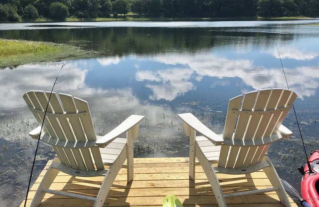 Beautiful 4BR Lake Front House
