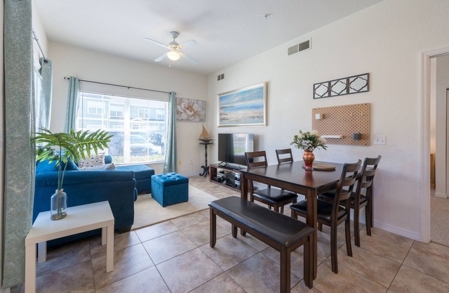 Beautiful 4BR Townhouse/Townhome close to Disney