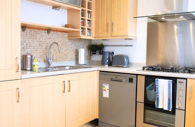 Beautiful 5 bed home near Abingdon and Oxford
