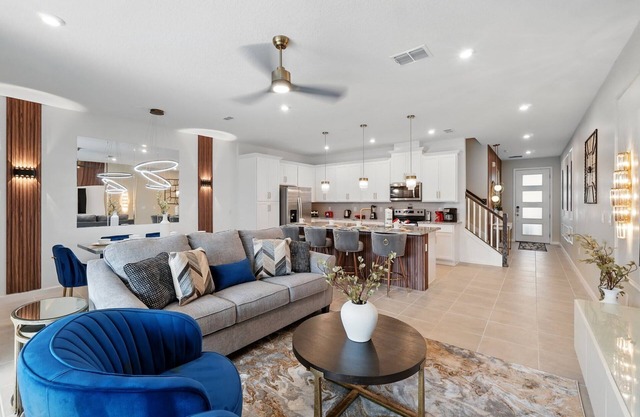 Beautiful 5 Bed Townhome with Splash Pool-2379DST