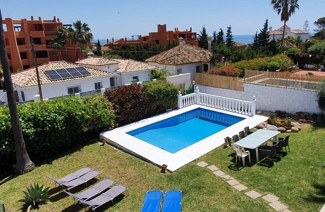 Beautiful 5 Bedroom Villa, Sea Views, Private Pool