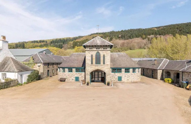 Beautiful 5 Bedroom Steading Conversion in Highland Perthshire