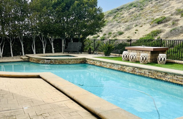 Beautiful 5 bedroom 5 bathroom home with pool and spa!