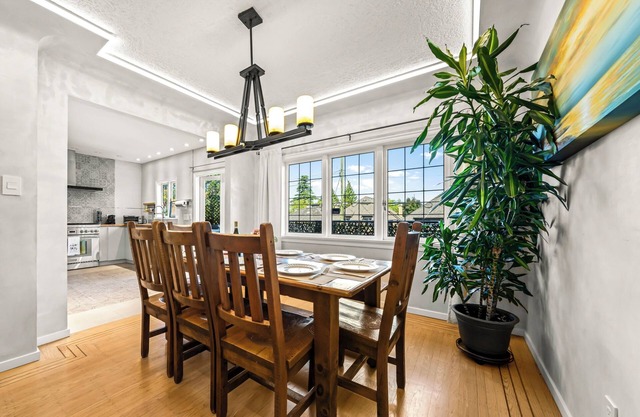 Beautiful 5 BR Westside House + Panoramic Views!