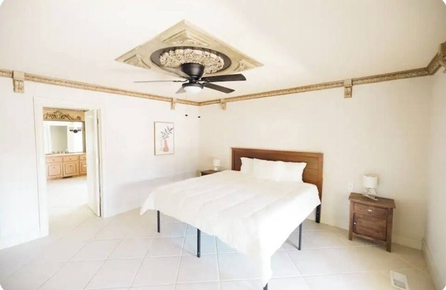 Beautiful 7 bd room mansion with large pool and in home theater!