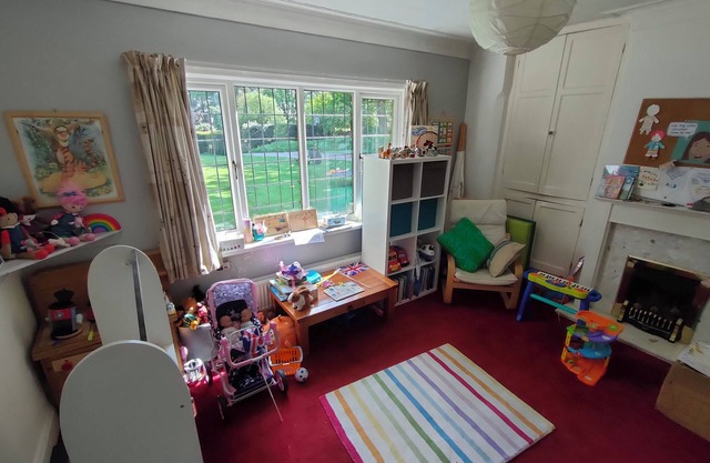 Beautiful 9-bedroom house with WiFi in charming Coventry