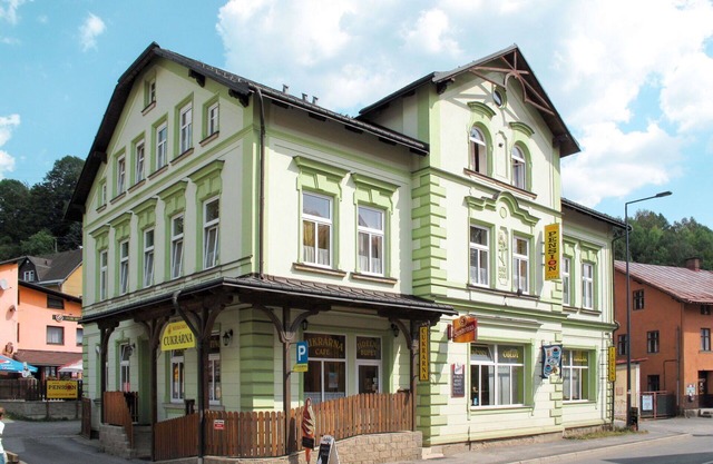 Beautiful apartment for 4 people with hot tub, WIFI, TV, pets allowed and parking