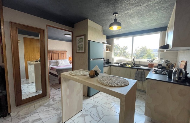 Beautiful accommodation, terrace overlooking Lake Patzcuaro, WiFi, rooftop terrace