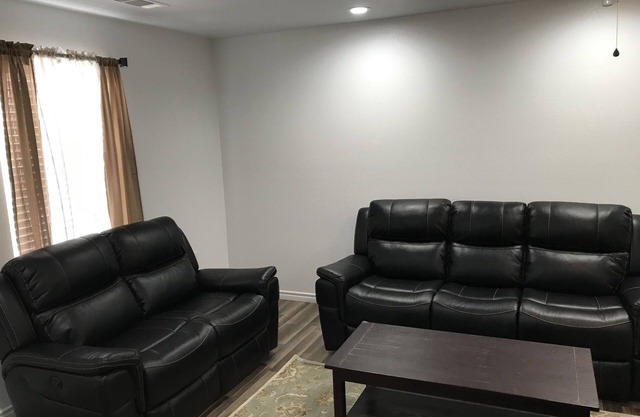 Beautiful all new construction town home. Complete KITCHEN!