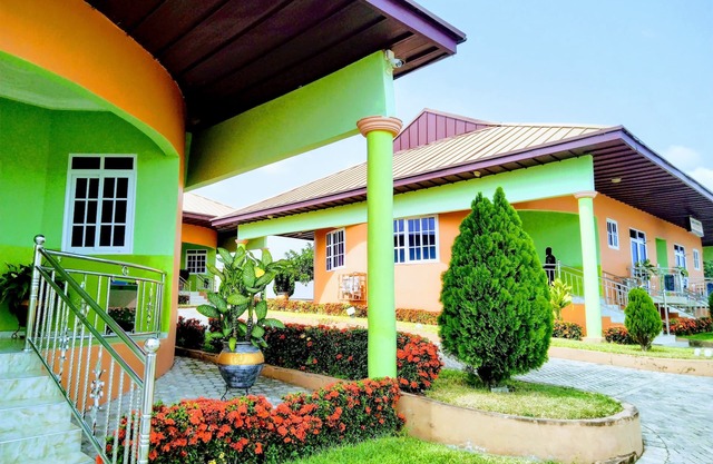 Beautiful ambiance and serene environment. Beautiful scenery and Greener. visit!