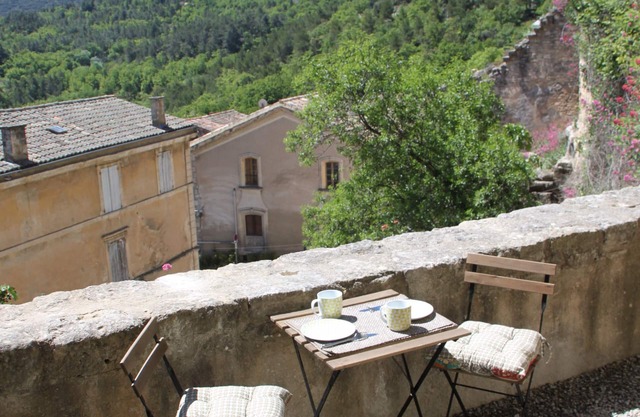 Beautiful and authentic village house with view in a magnificent site