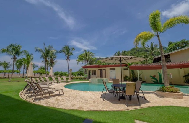 Beautiful and quiet 3BR condo in an ocean front property