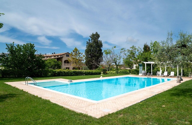 Beautiful apartment for 4 guests with WIFI, pool, A/C, TV, patio and pets allowed