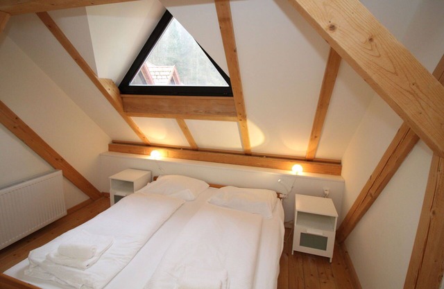 Beautiful apartment for 9 guests with WIFI, TV, balcony and parking