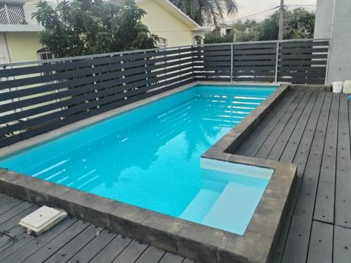Beautiful Apartment in Albion in gated community with shared pool