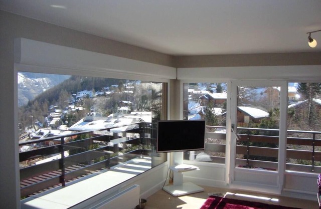 BEAUTIFUL APARTMENT IN THE HEART OF 4 VALLEYS CLOSE TO EVERYTHING, NOTHING AWAY!