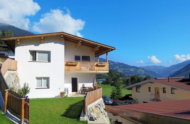 Beautiful apartment for 8 people with WIFI, TV and terrace