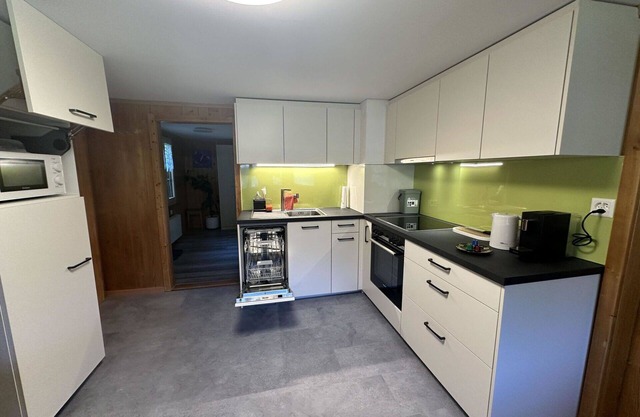 Beautiful apartment for 5 people with TV and balcony