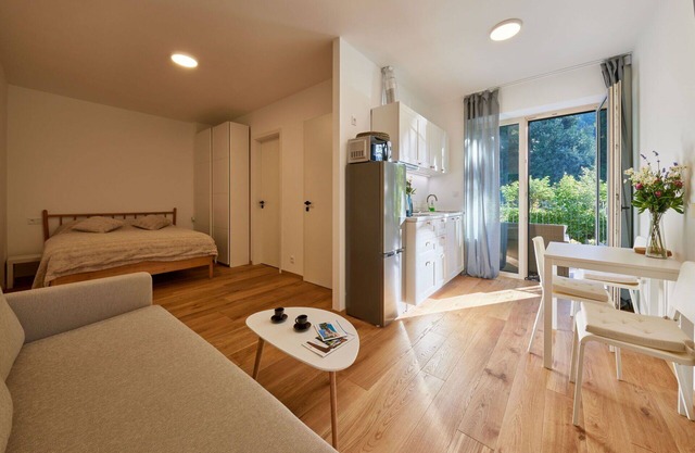 Beautiful apartment for 4 guests with WIFI, TV, terrace and parking