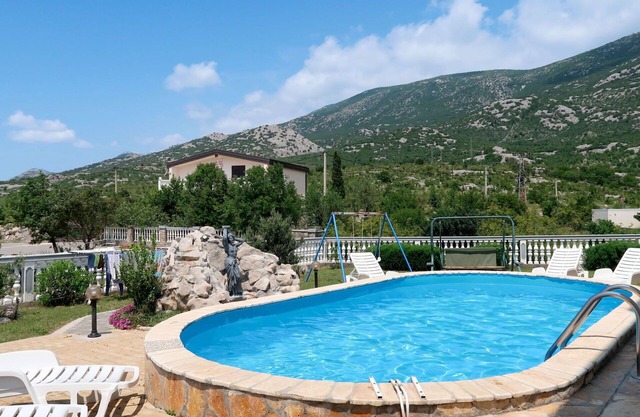 Beautiful apartment for 8 guests with A/C, pool, WIFI, TV and terrace