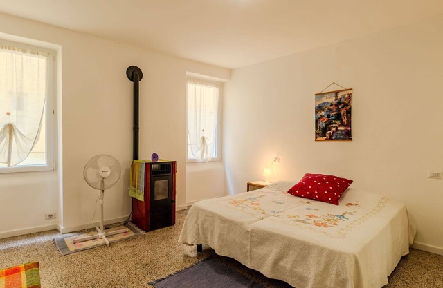 Beautiful apartment for 4 people with TV, patio, pets allowed and parking