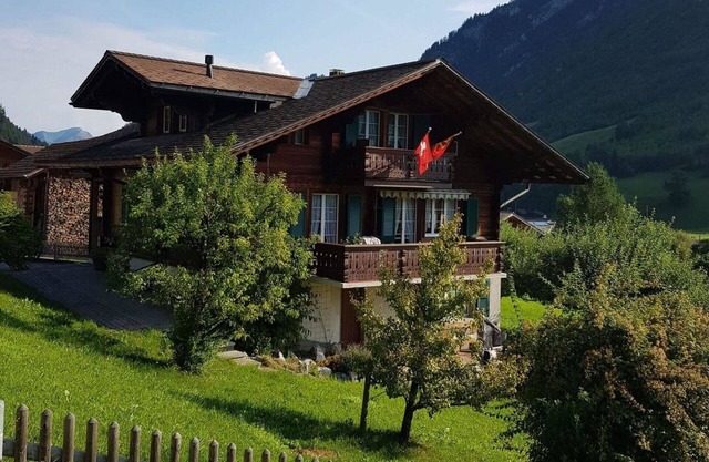 Beautiful apartment for 4 guests with WIFI, TV and balcony
