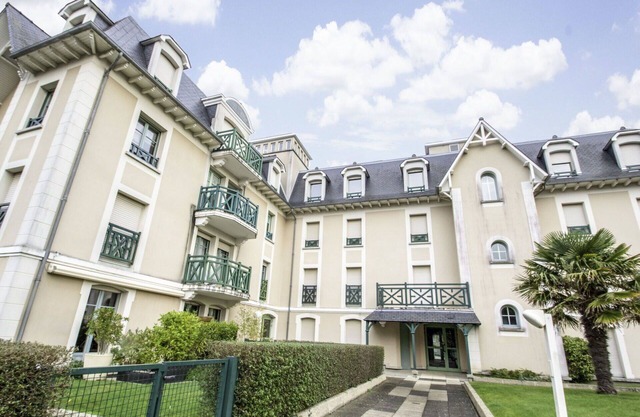 Beautiful apartment for 4 guests with WIFI, TV, patio, pets allowed and parking