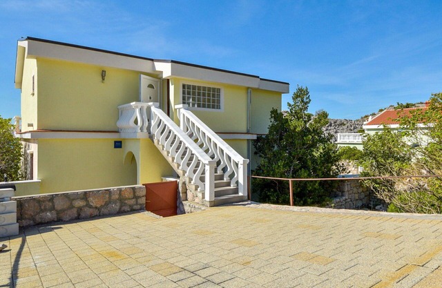 Beautiful apartment for 6 people with WIFI, A/C, TV and terrace