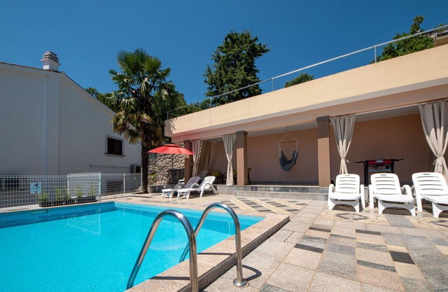 Beautiful apartment for 4 people with pool, A/C, WIFI, TV, terrace, pets allowed and parking