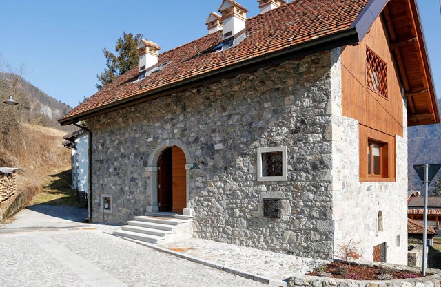 Beautiful apartment for 4 guests with WIFI, TV, balcony, pets allowed and parking